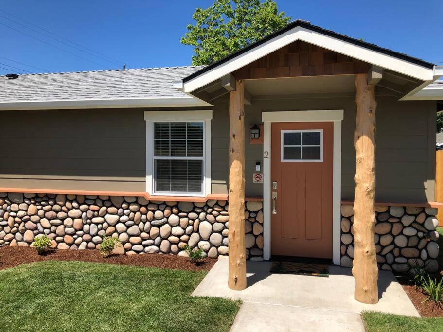 Riverside Cabin 2 Grants Pass Exterior photo